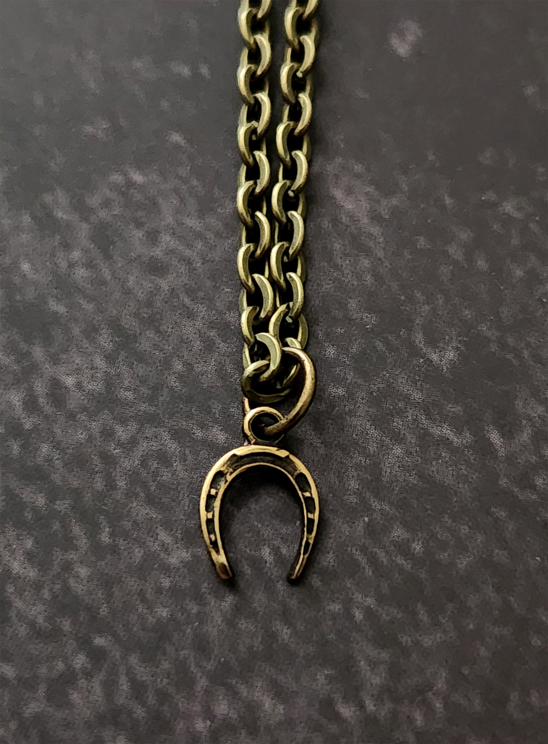 lucky horseshoe necklace